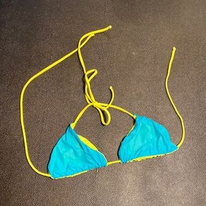 Bikini top, double face, size small. Yellow and turquoise.